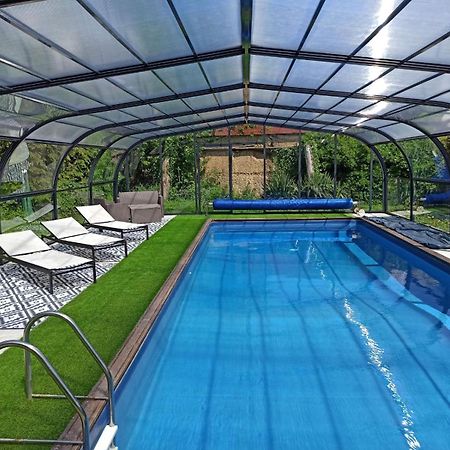 La Petellerie, Maison De Campagne Avec Piscine Pour Un Sejour Detente Moyon エクステリア 写真