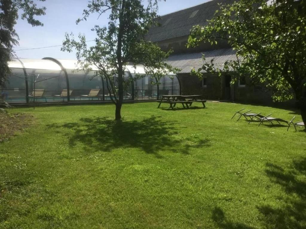 La Petellerie, Maison De Campagne Avec Piscine Pour Un Sejour Detente Moyon エクステリア 写真