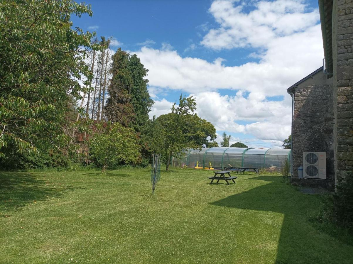 La Petellerie, Maison De Campagne Avec Piscine Pour Un Sejour Detente Moyon エクステリア 写真